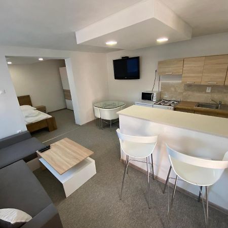 Ard Apartments - Levice Zewnętrze zdjęcie
