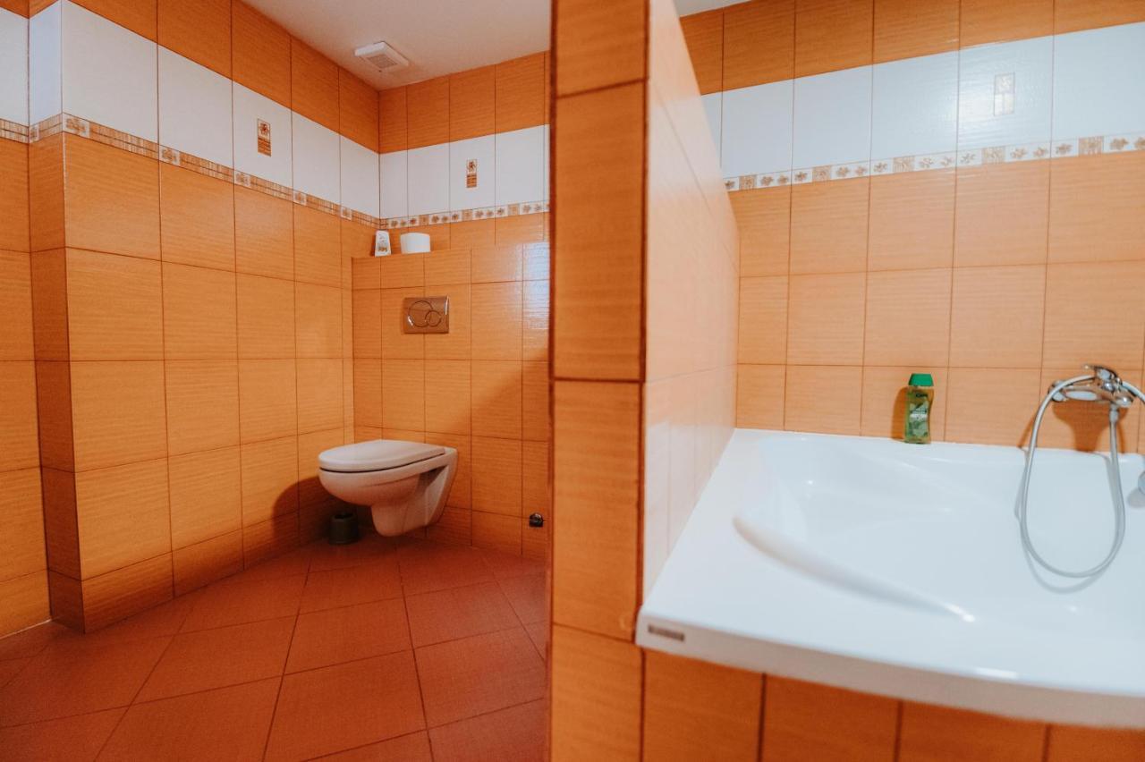 Ard Apartments - Levice Zewnętrze zdjęcie