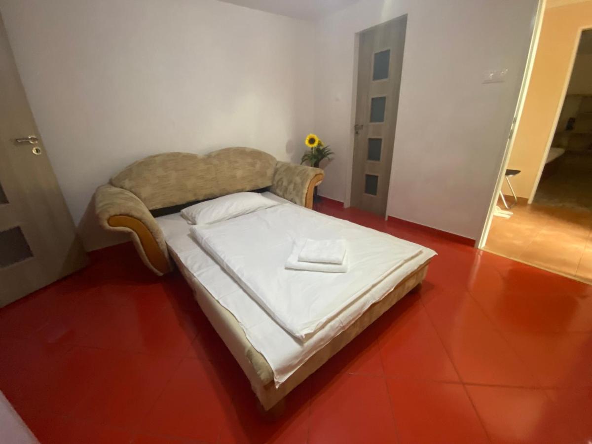 Ard Apartments - Levice Zewnętrze zdjęcie