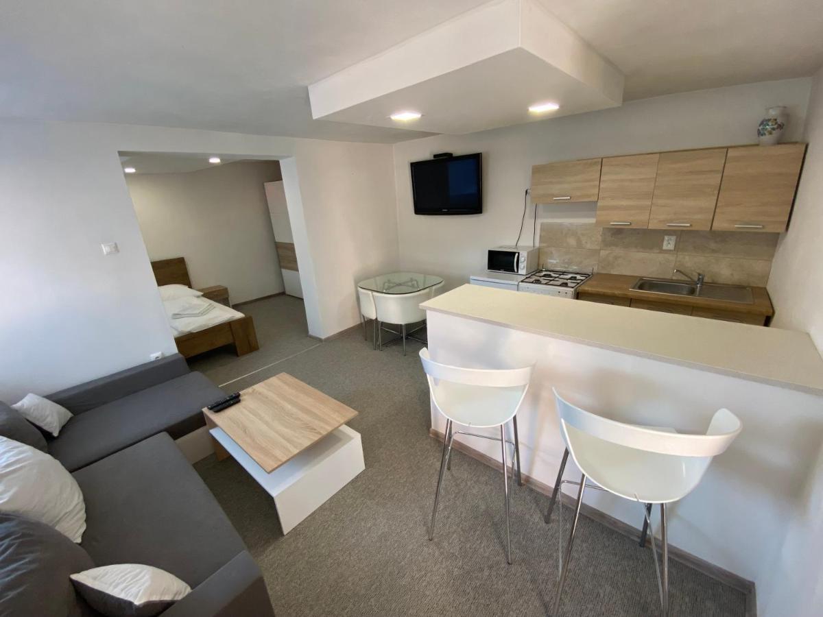 Ard Apartments - Levice Zewnętrze zdjęcie