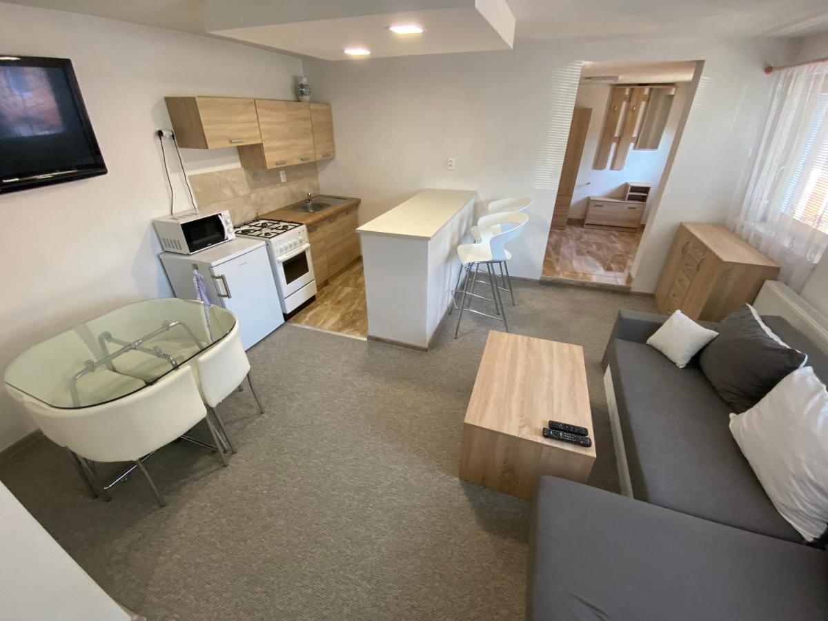 Ard Apartments - Levice Zewnętrze zdjęcie
