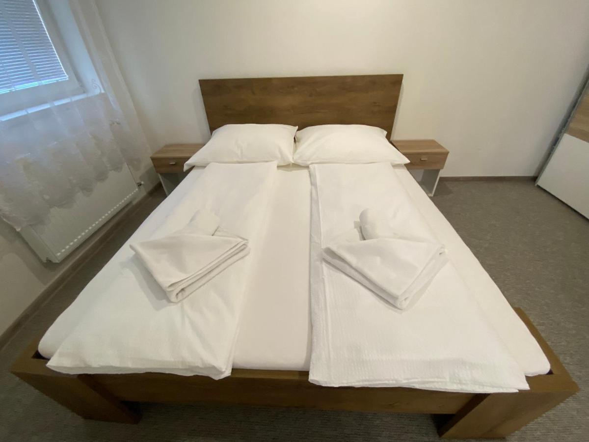 Ard Apartments - Levice Zewnętrze zdjęcie