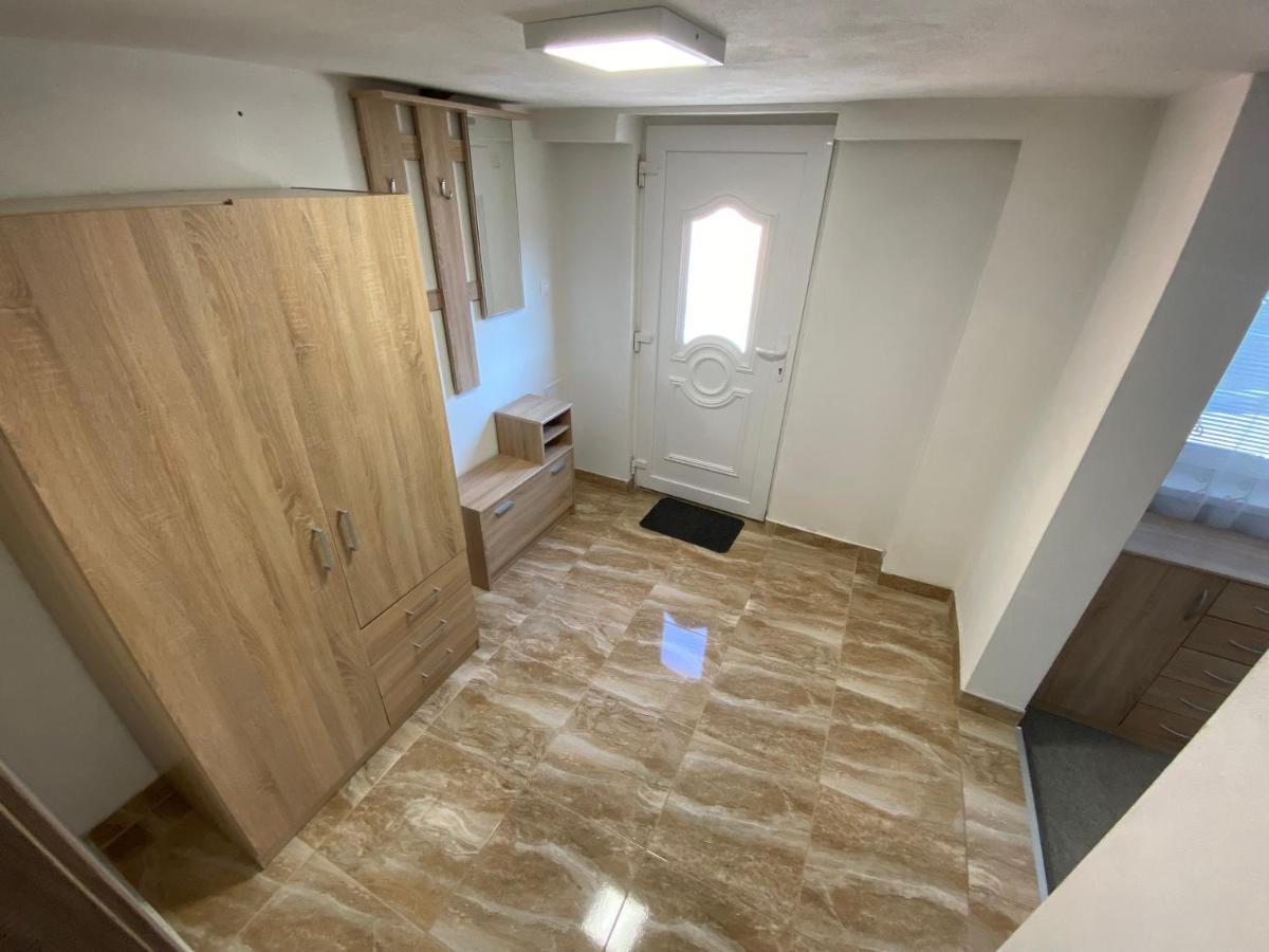 Ard Apartments - Levice Zewnętrze zdjęcie