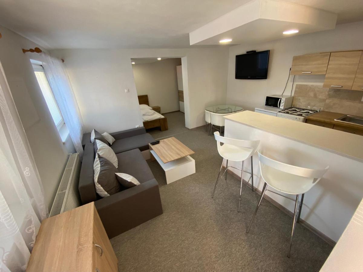 Ard Apartments - Levice Zewnętrze zdjęcie